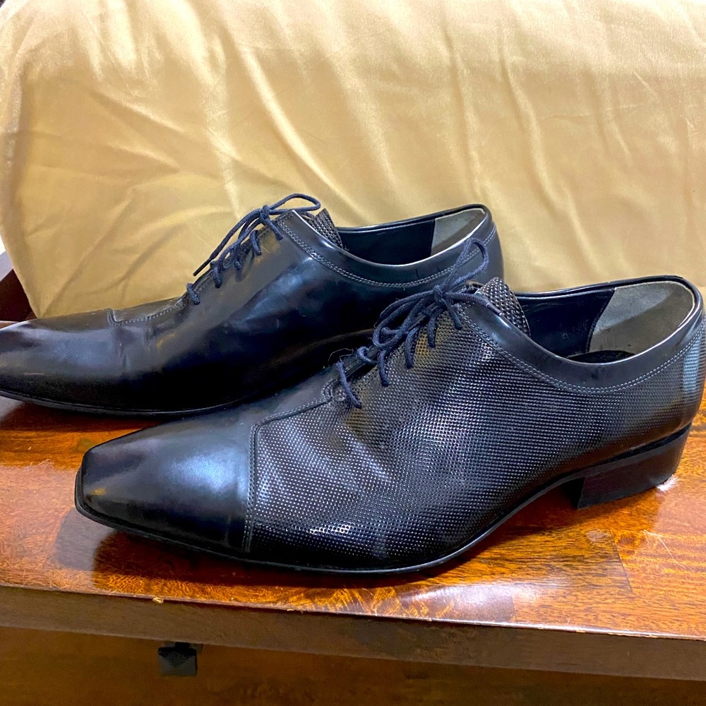 Tuxedo shoes